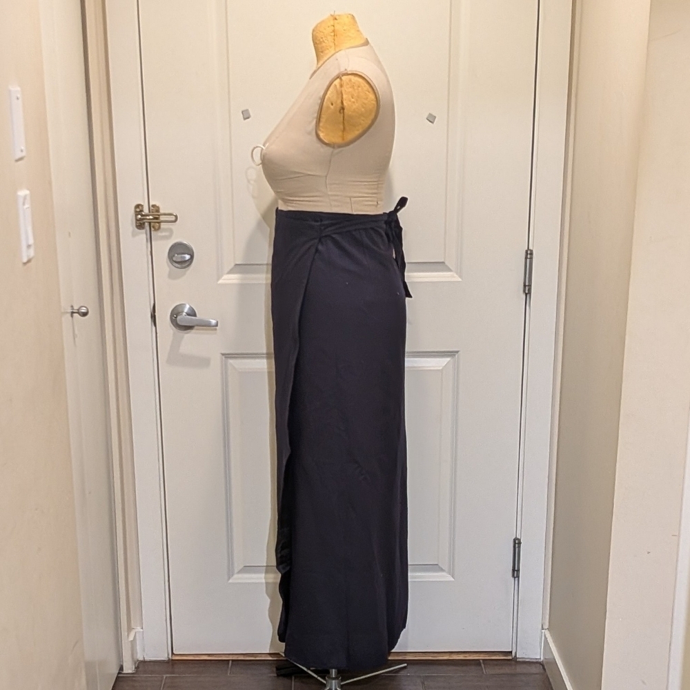 3/$30 NWOT Beckwoman M Navy Blue 100% Cotton Fully Lined Maxi Wrap Skirt - Picture 3 of 6